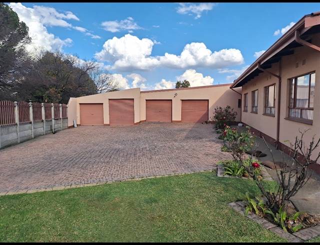 3 BEDROOM HOUSE FOR SALE IN VANDERBIJLPARK SE 1